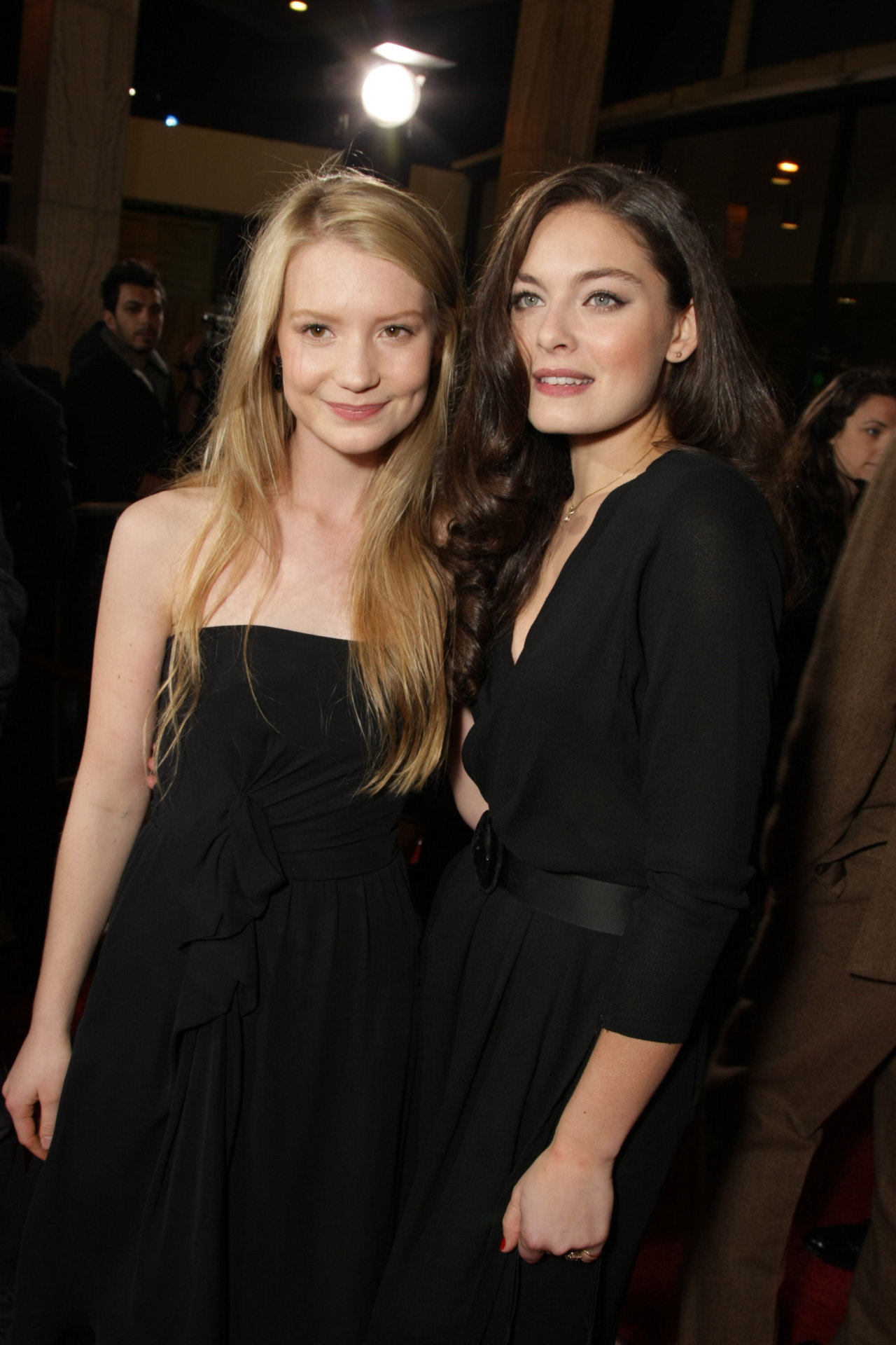 Alexa Davalos wallpapers Alexa Davalos