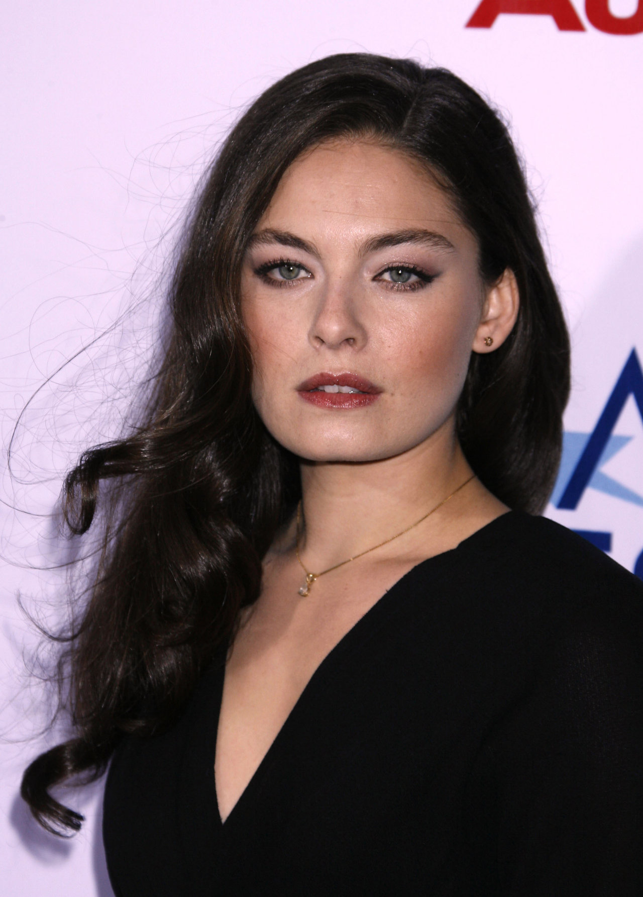 Alexa Davalos wallpapers Alexa Davalos