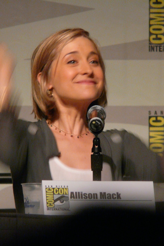 Allison Mack wallpapers Allison Mack