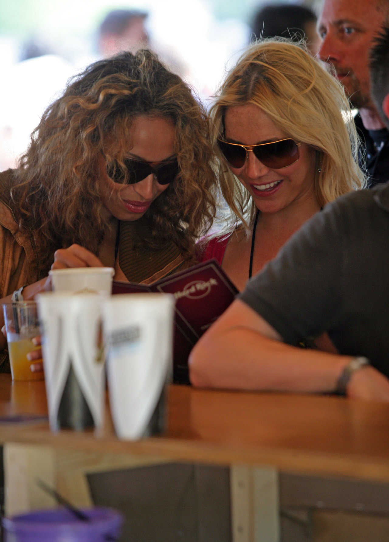 Amelle Berrabah wallpapers Amelle Berrabah