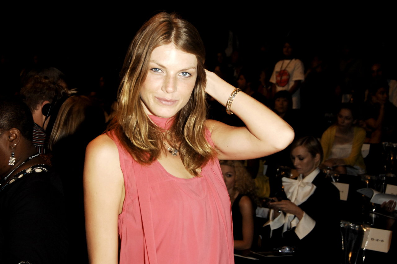 Angela Lindvall wallpapers Angela Lindvall
