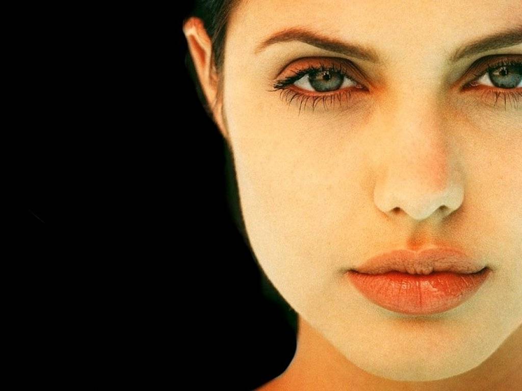 Angelina Jolie