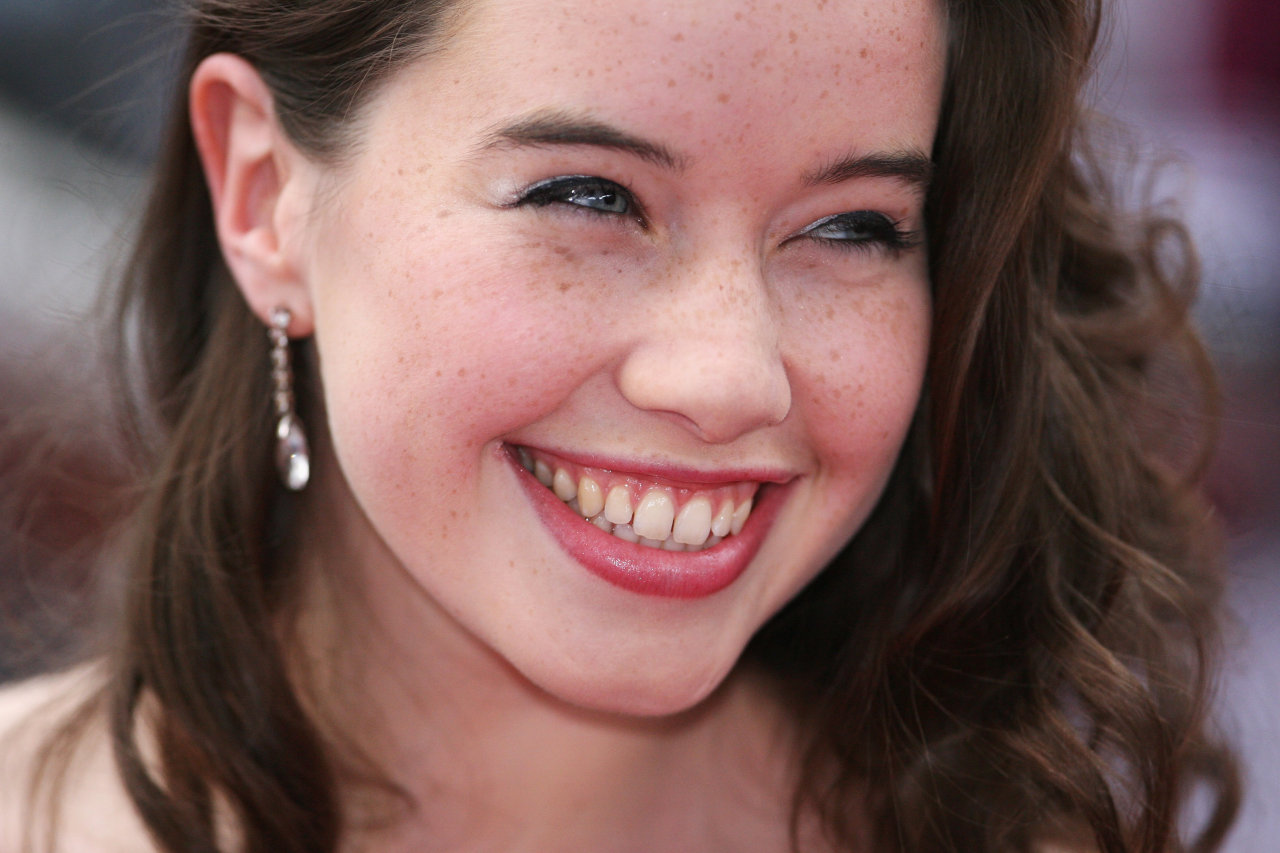 Anna Popplewell wallpapers Anna Popplewell