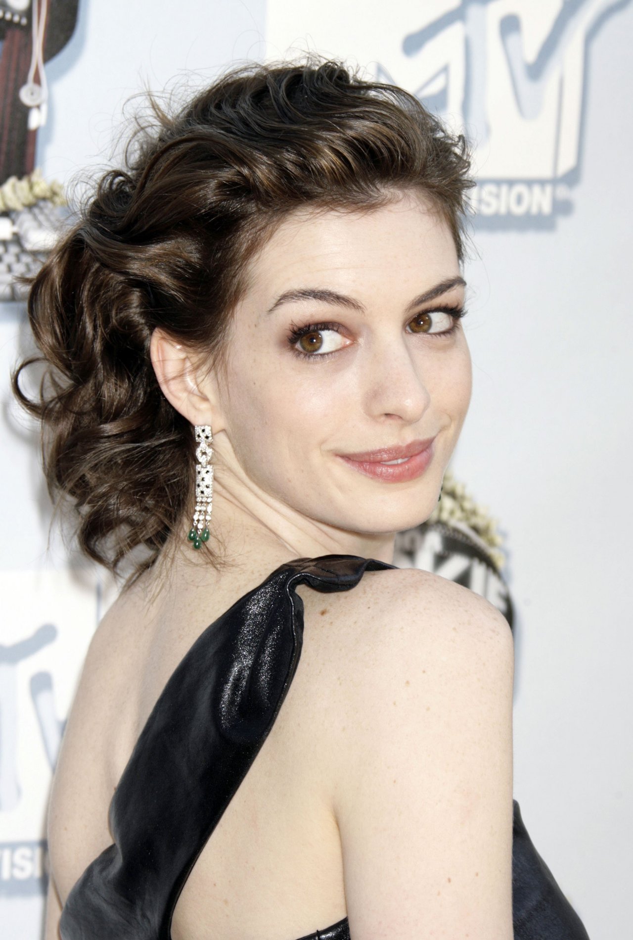Anne Hathaway wallpapers Anne Hathaway