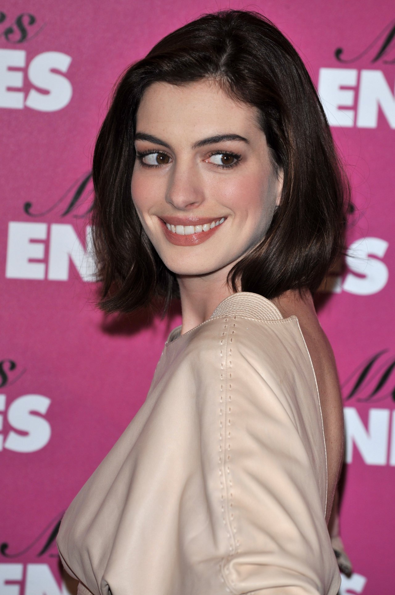 Anne Hathaway wallpapers Anne Hathaway