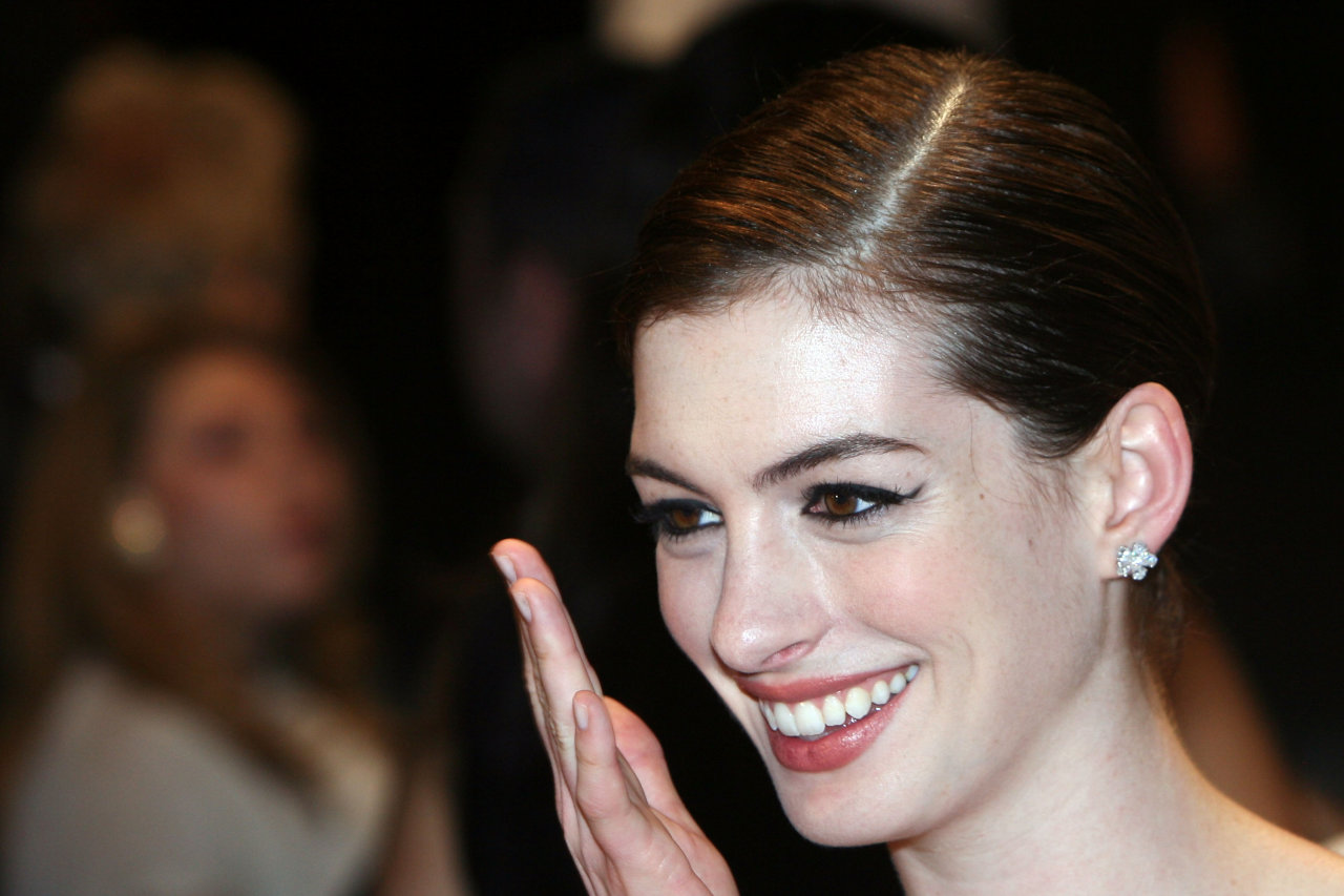 Anne Hathaway wallpapers Anne Hathaway