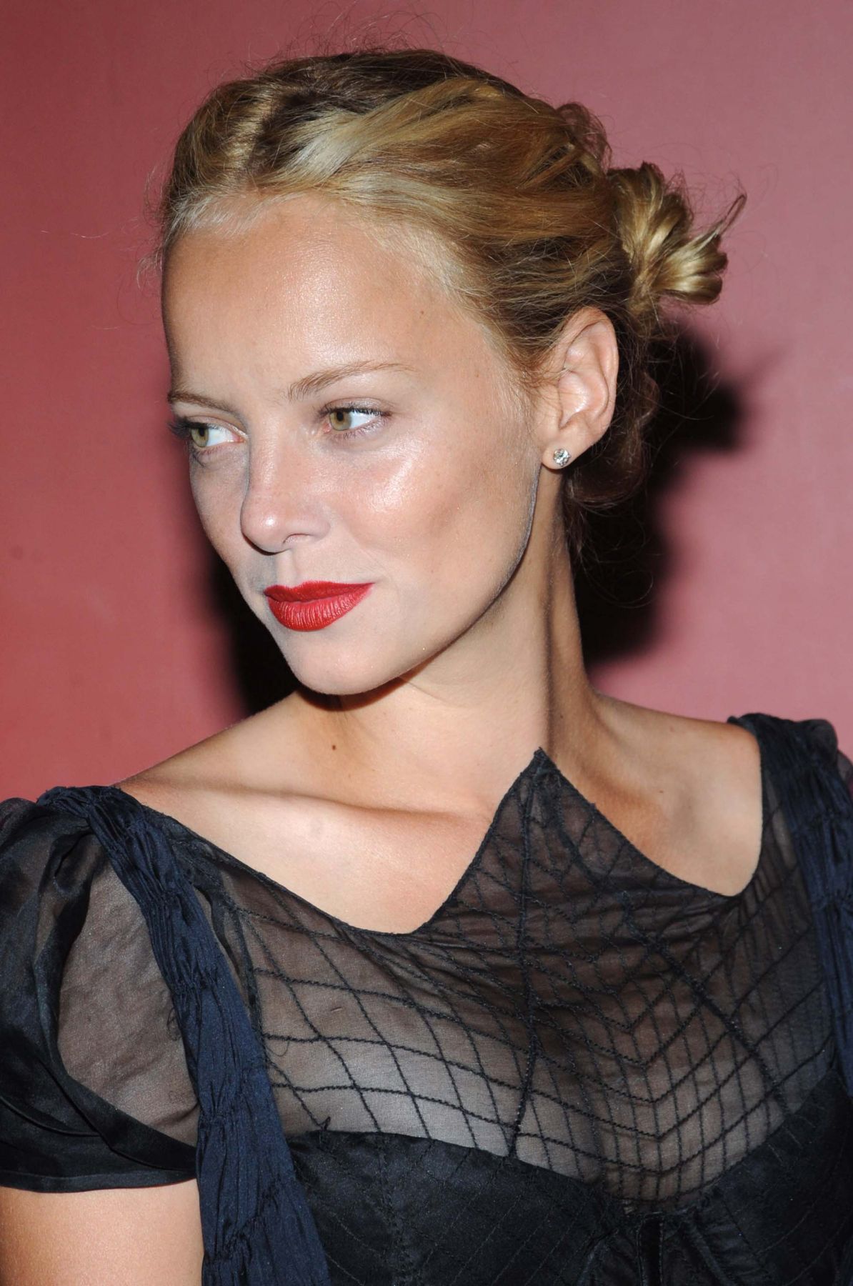 Bijou Phillips