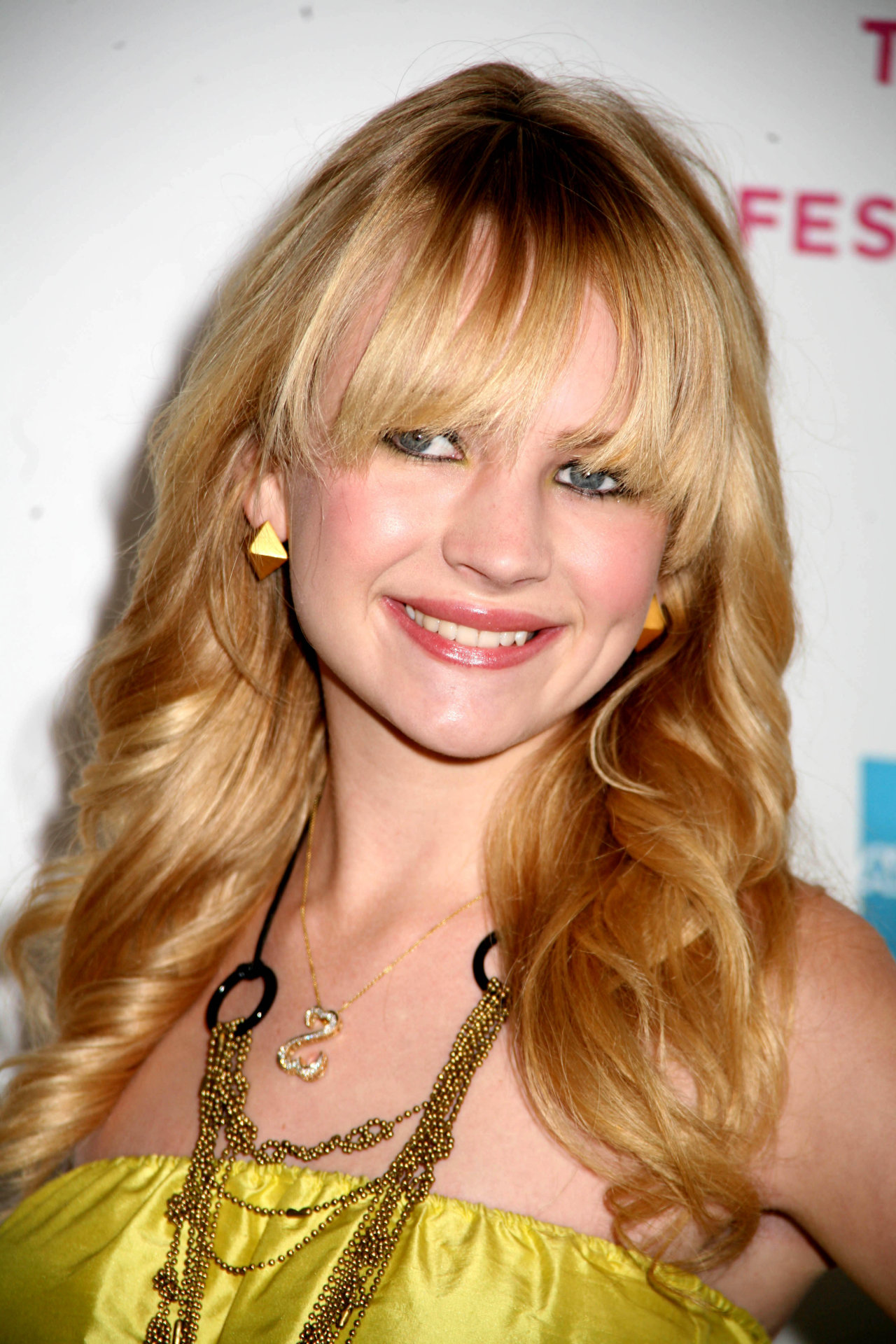 Brittany Robertson wallpapers Brittany Robertson