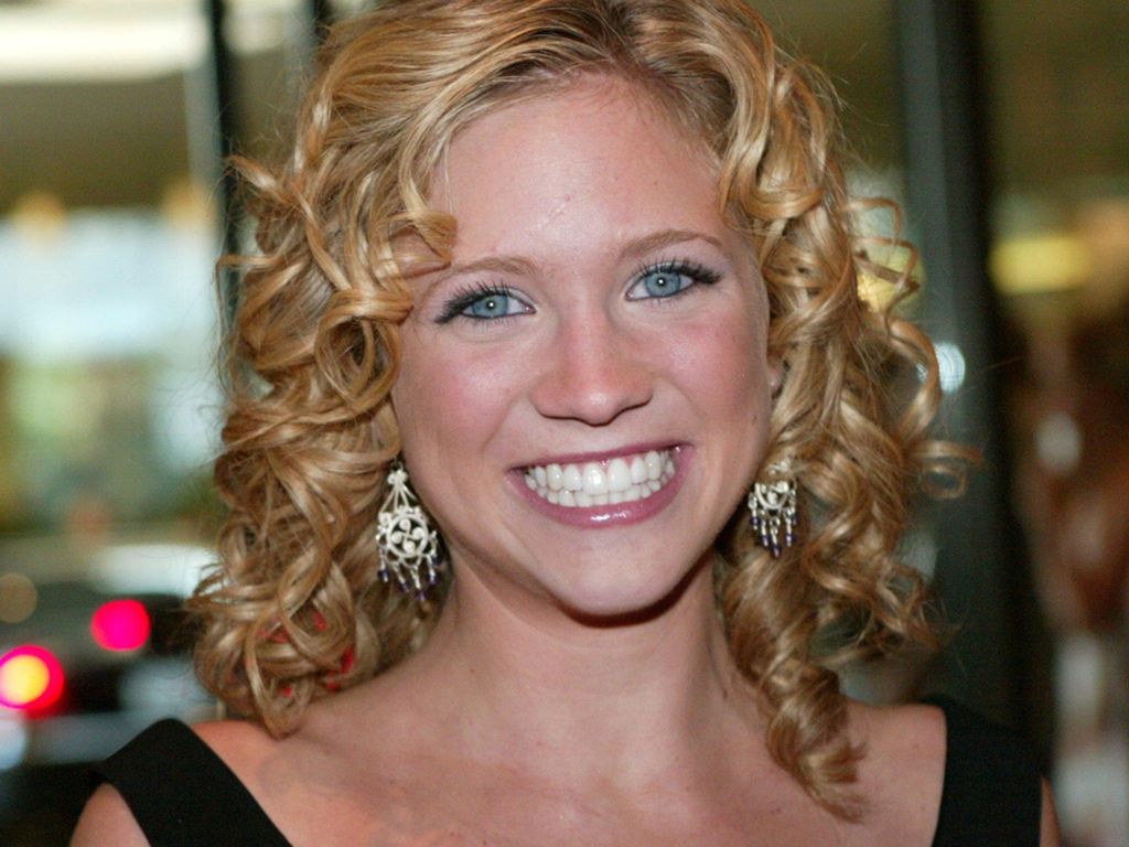 Brittany Snow wallpapers Brittany Snow