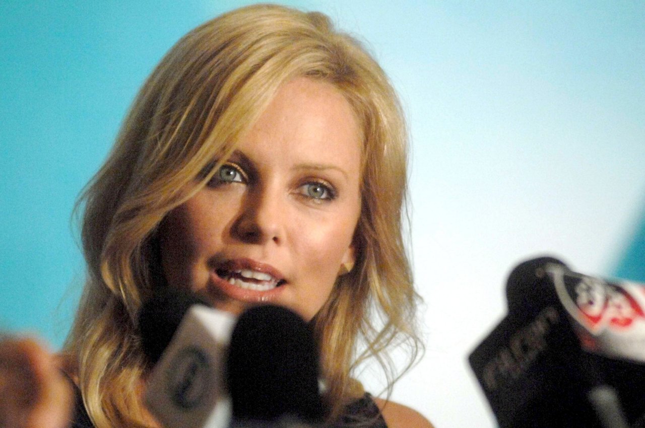 Charlize Theron wallpapers Charlize Theron
