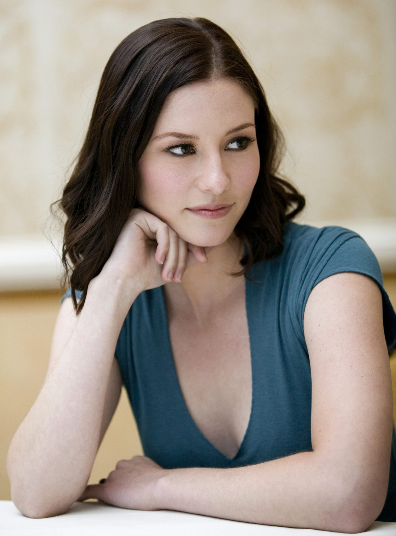 Chyler Leigh wallpapers Chyler Leigh
