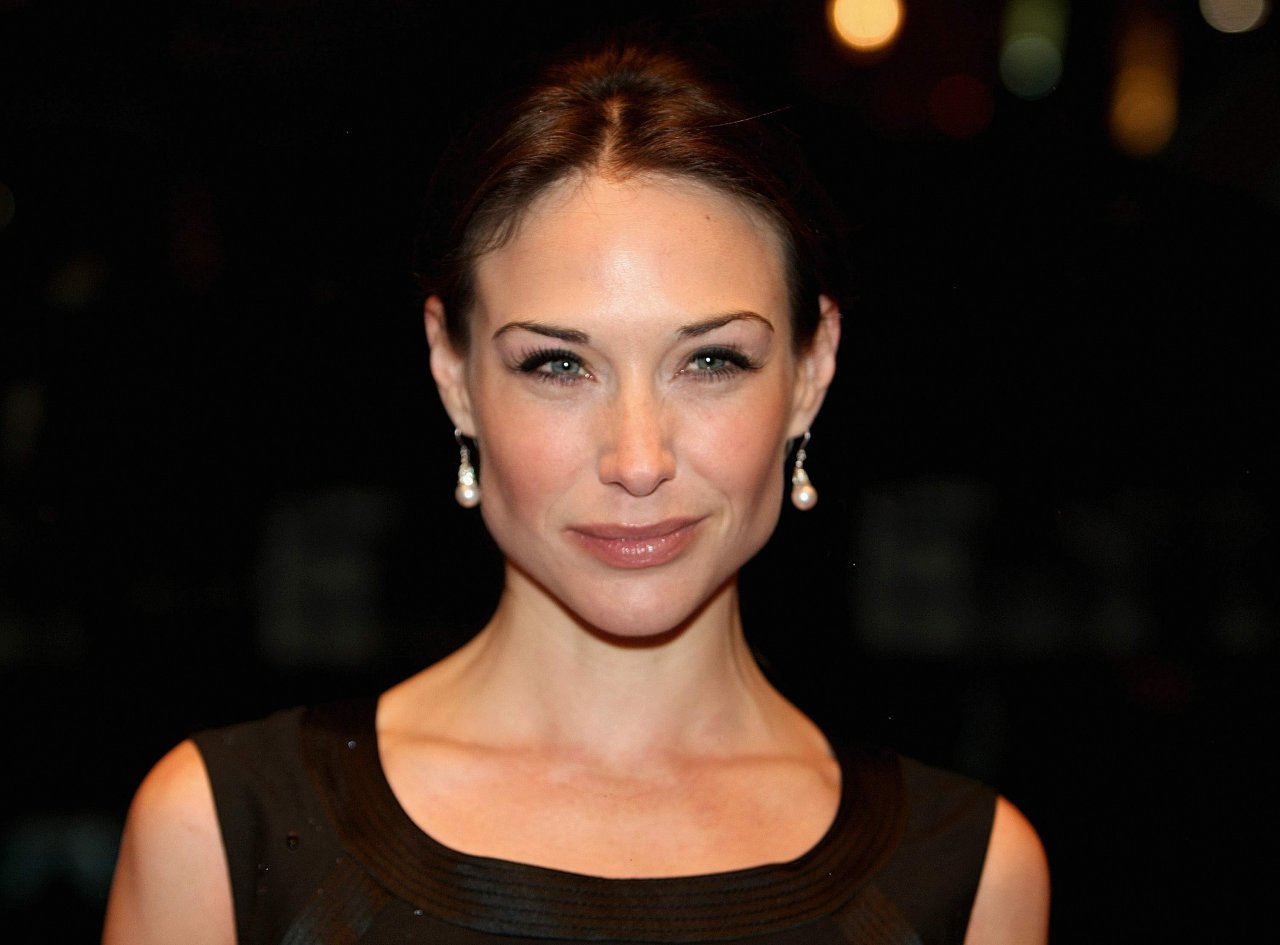 Claire Forlani