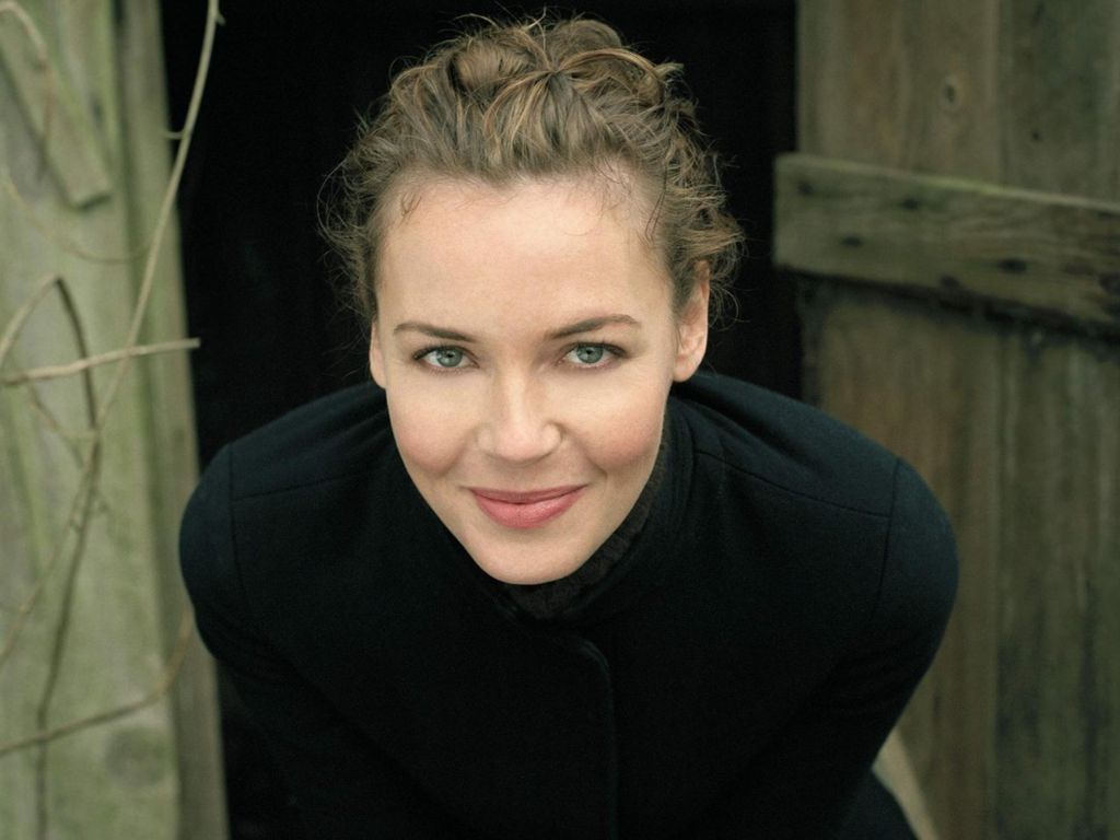 Connie Nielsen wallpapers Connie Nielsen