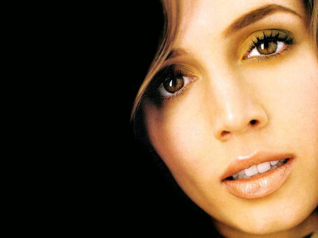 Eliza Dushku