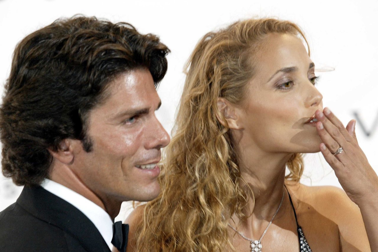 Elizabeth Berkley wallpapers Elizabeth Berkley