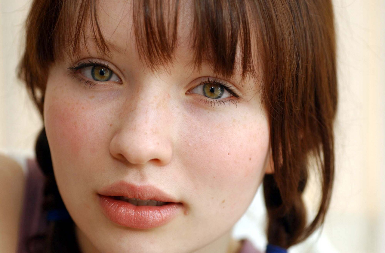Emily Browning wallpapers Emily Browning