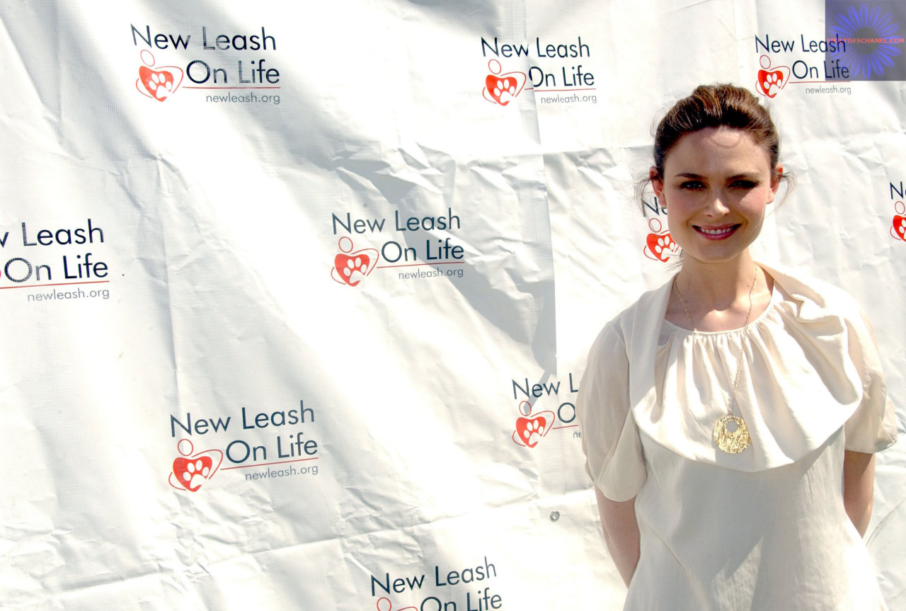 Emily Deschanel