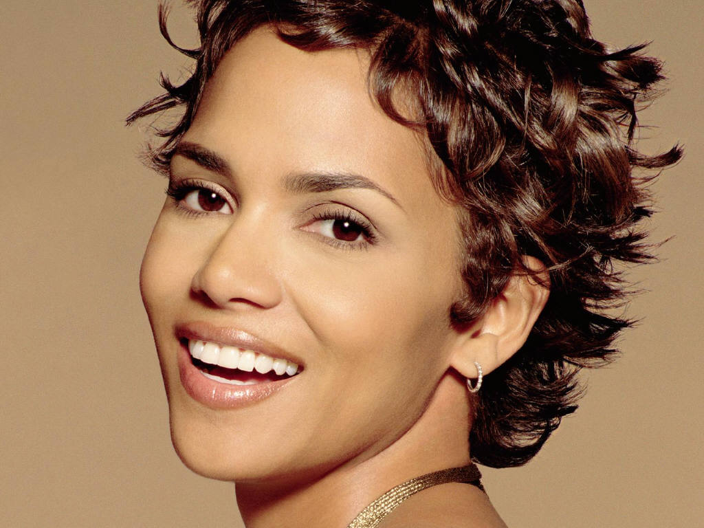 Halle Berry wallpapers Halle Berry