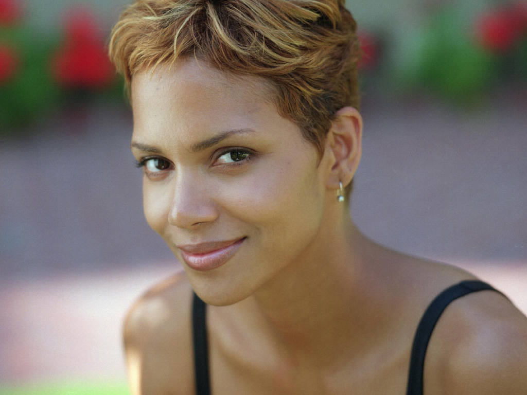 Halle Berry wallpapers Halle Berry