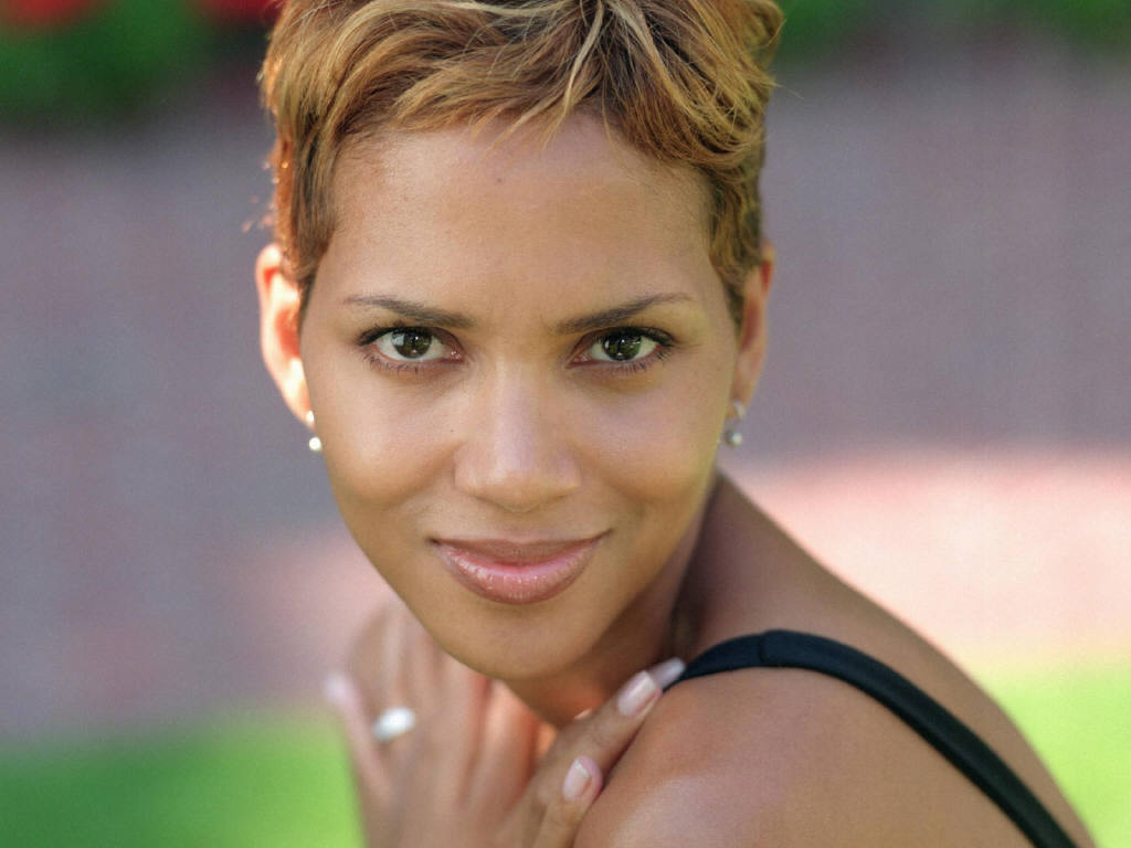 Halle Berry wallpapers Halle Berry