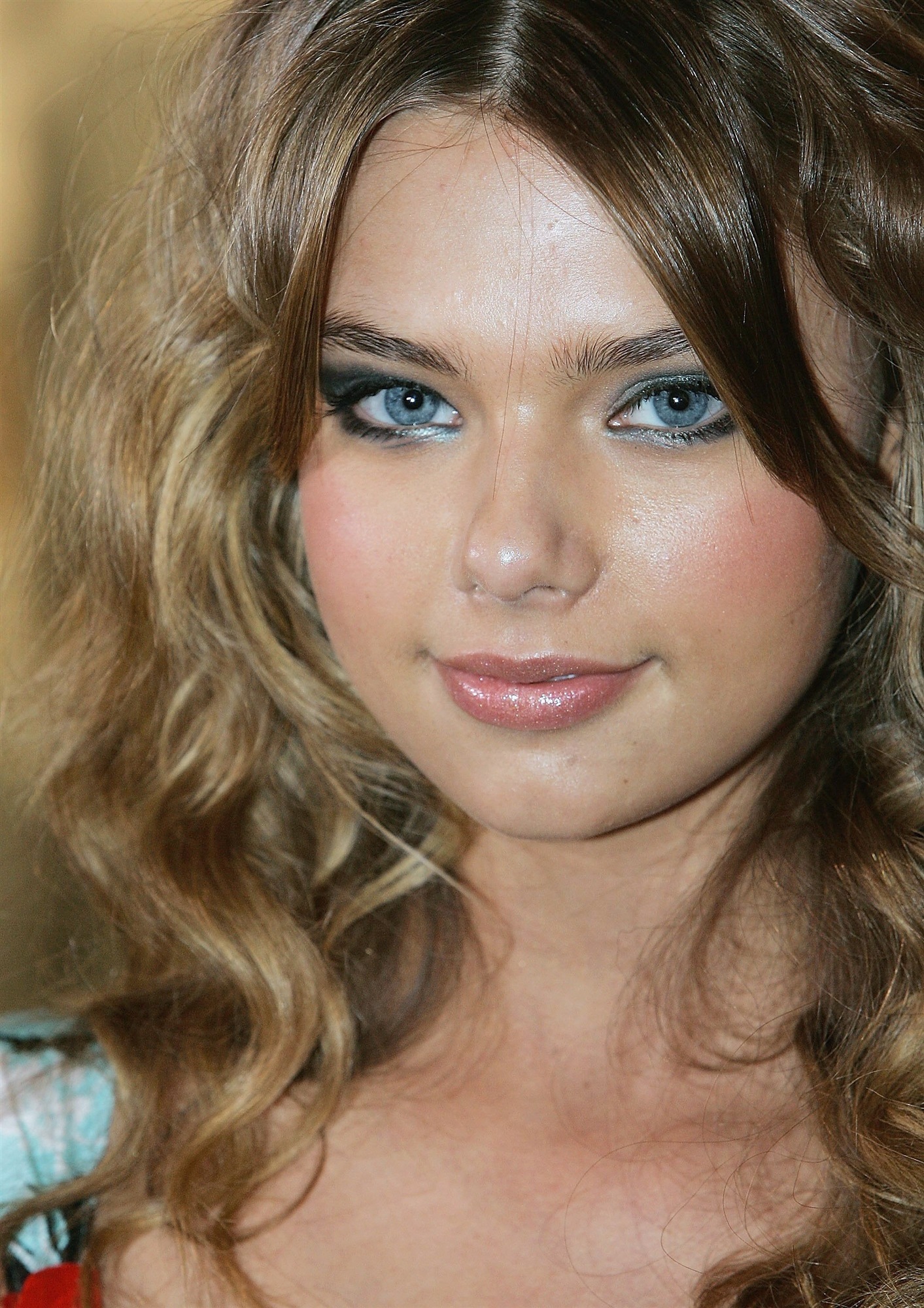 Indiana Evans wallpapers Indiana Evans