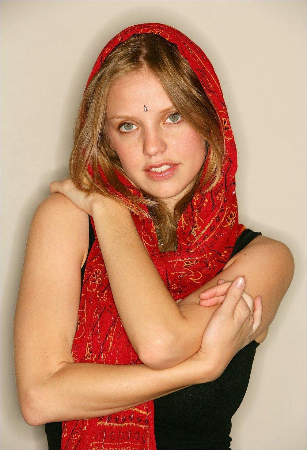 Kelli Garner wallpapers Kelli Garner