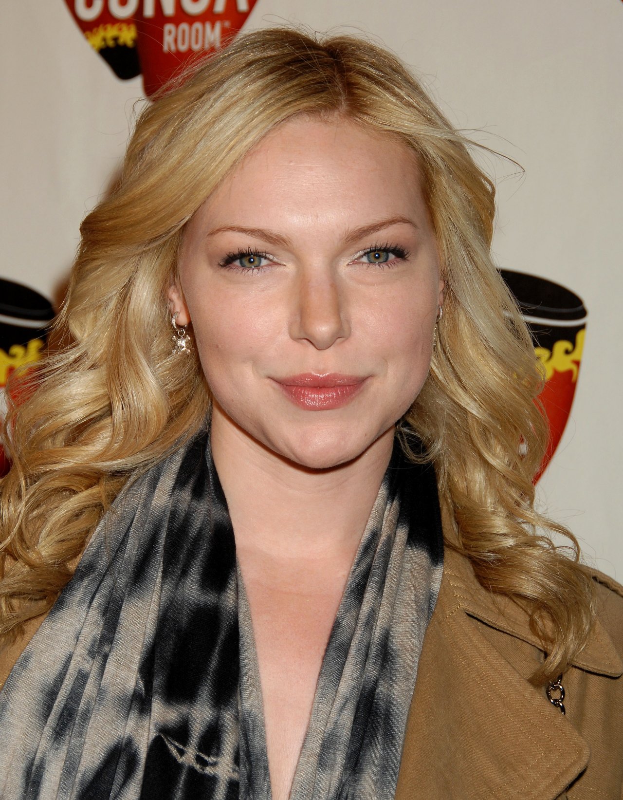 Laura Prepon