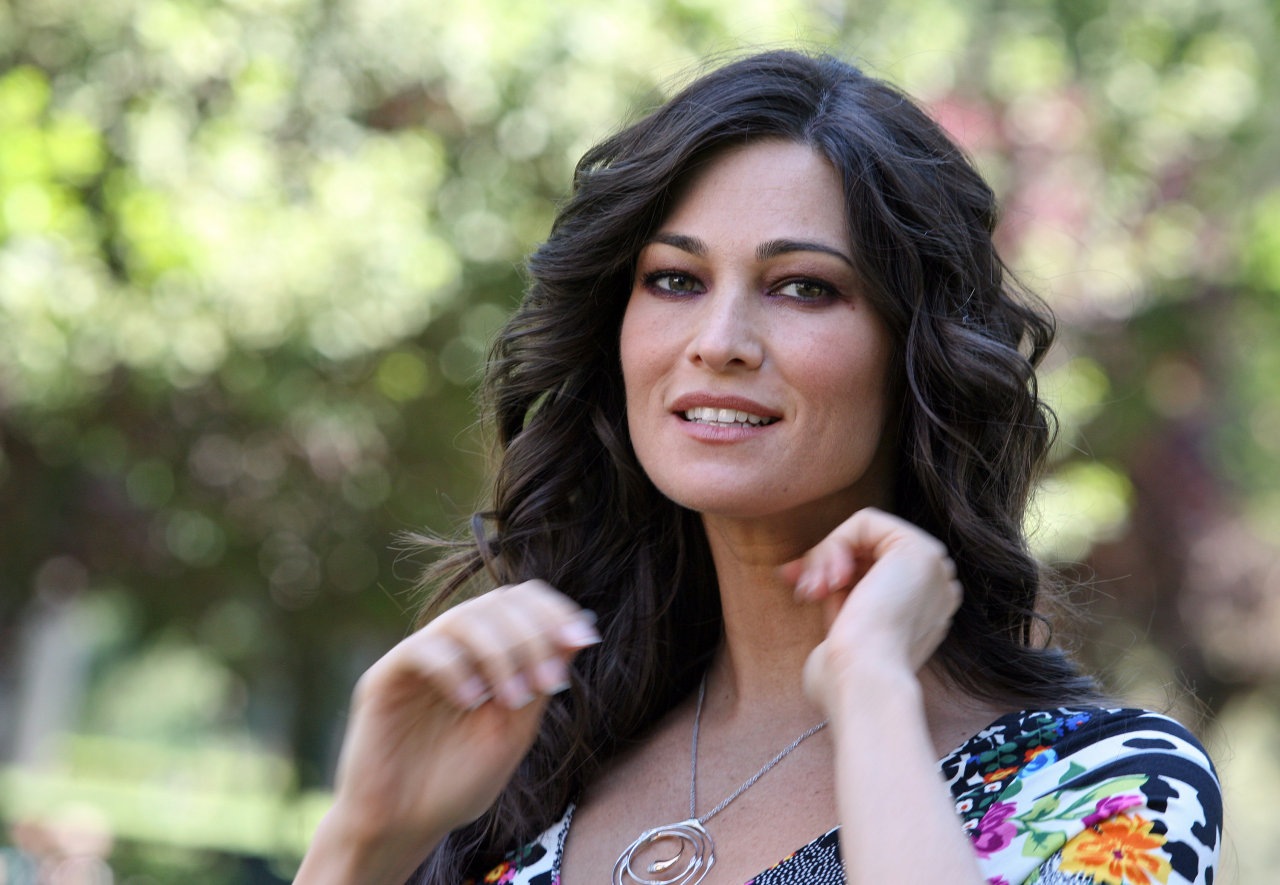 Manuela Arcuri wallpapers Manuela Arcuri