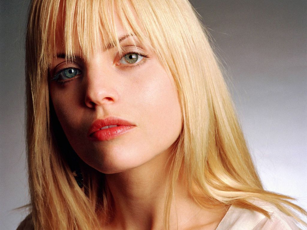 Mena Suvari wallpapers Mena Suvari