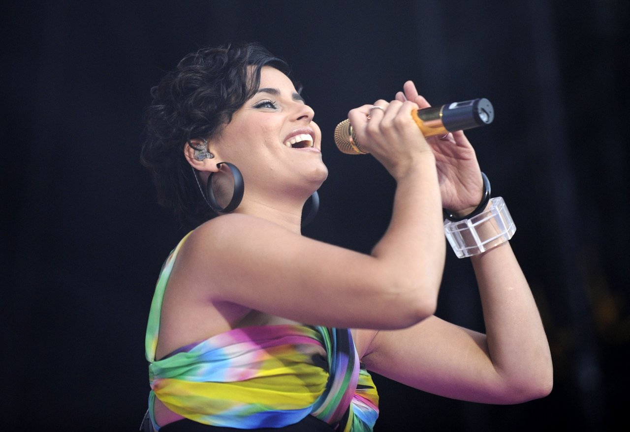 Nelly Furtado wallpapers Nelly Furtado