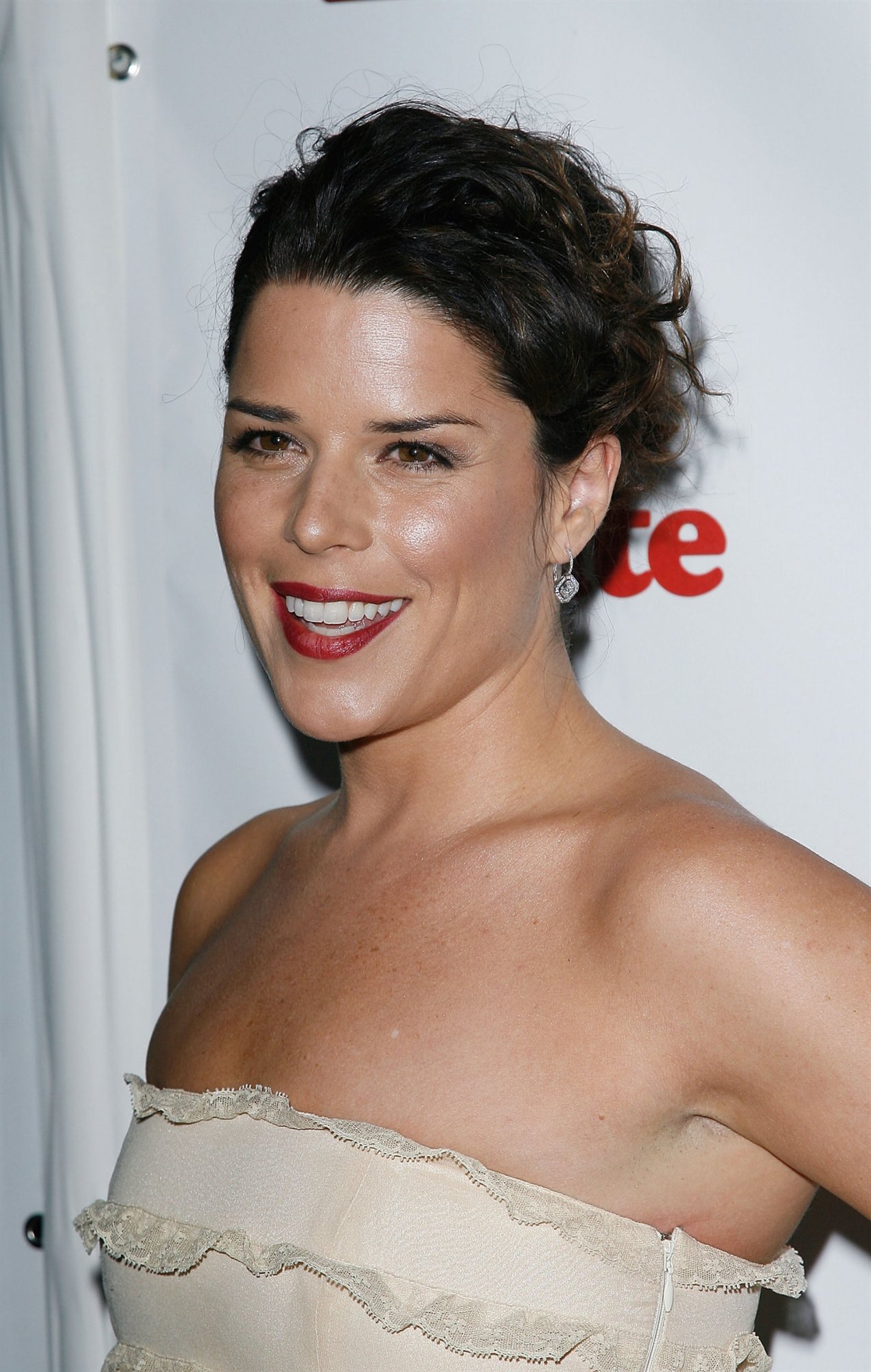 Neve Campbell