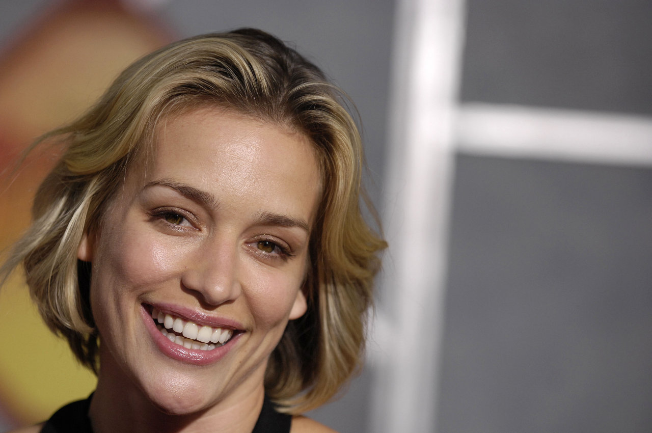 Piper Perabo wallpapers Piper Perabo