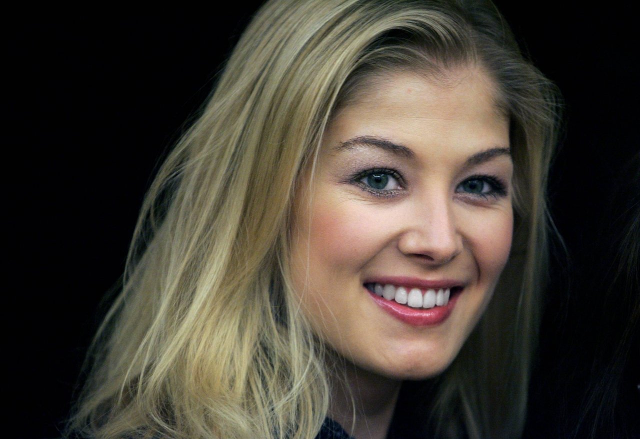 Rosamund Pike wallpapers Rosamund Pike