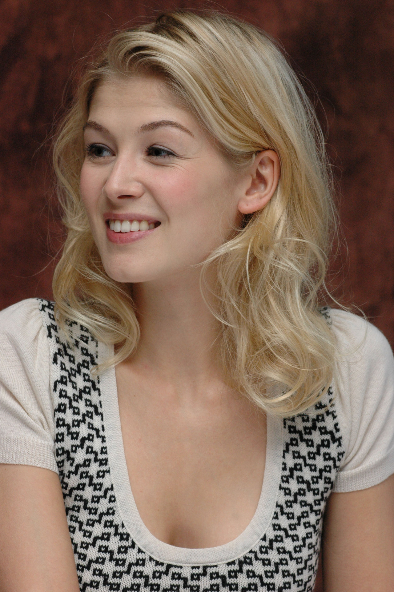 Rosamund Pike wallpapers Rosamund Pike