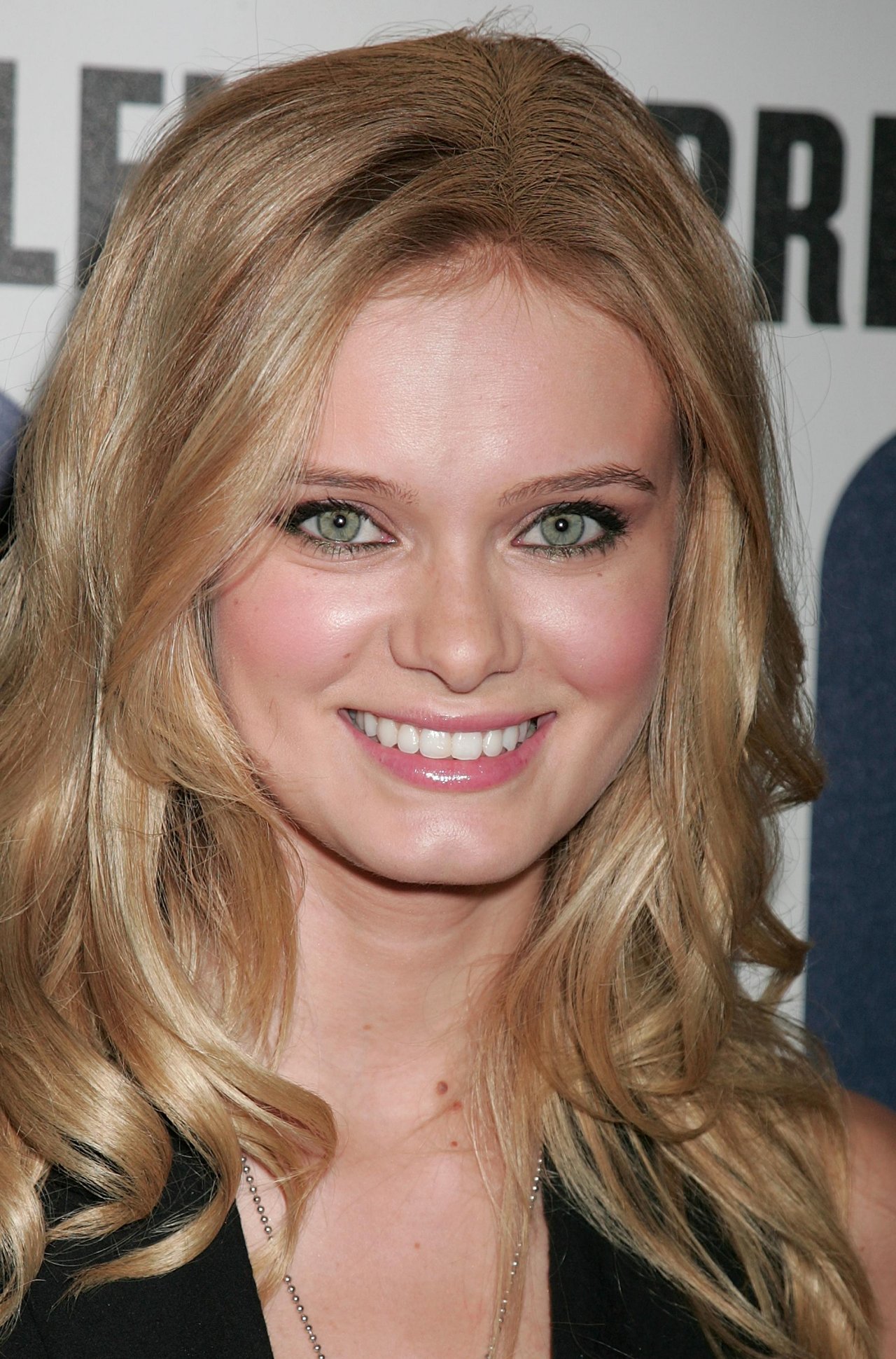 Sara Paxton