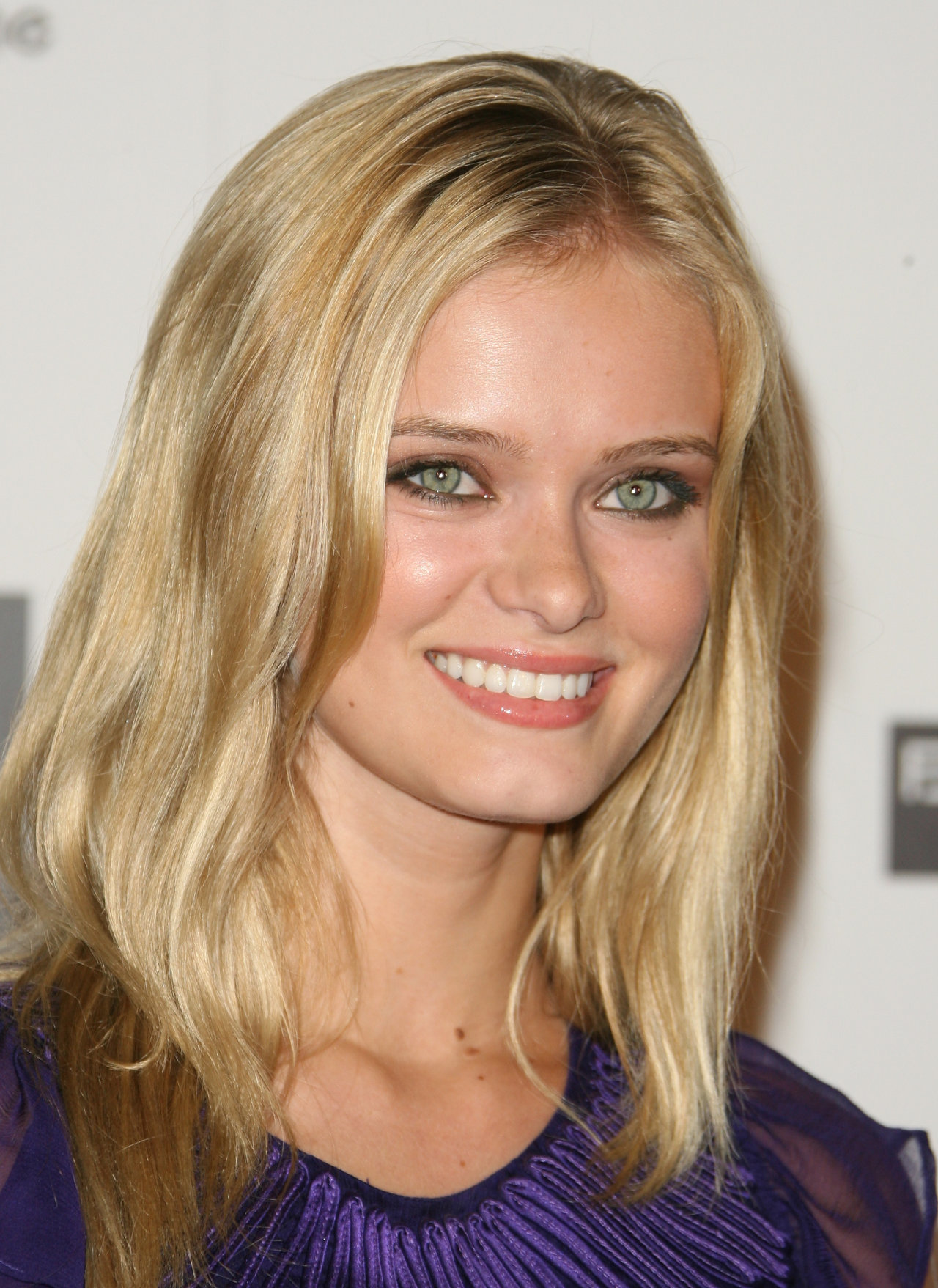 Sara Paxton wallpapers Sara Paxton