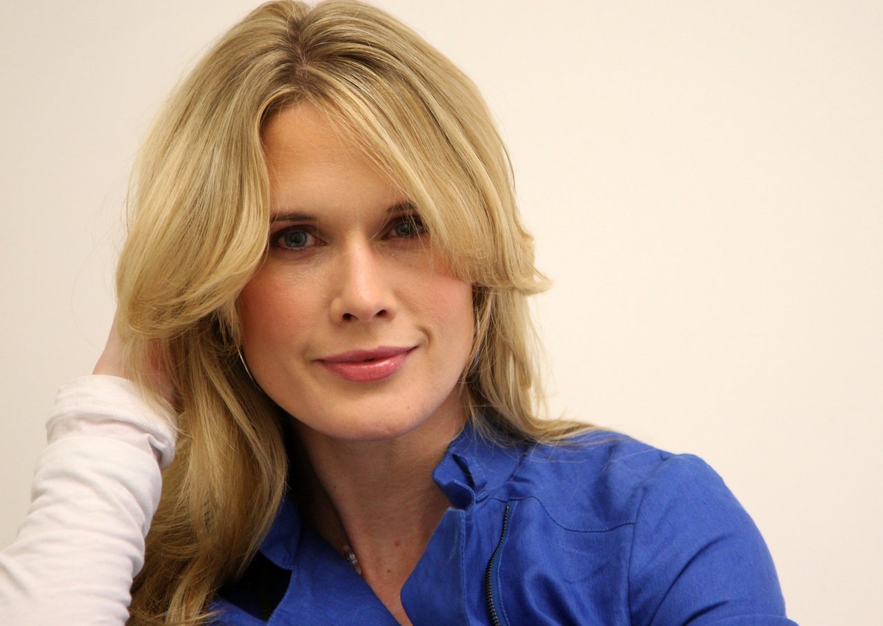 Stephanie March