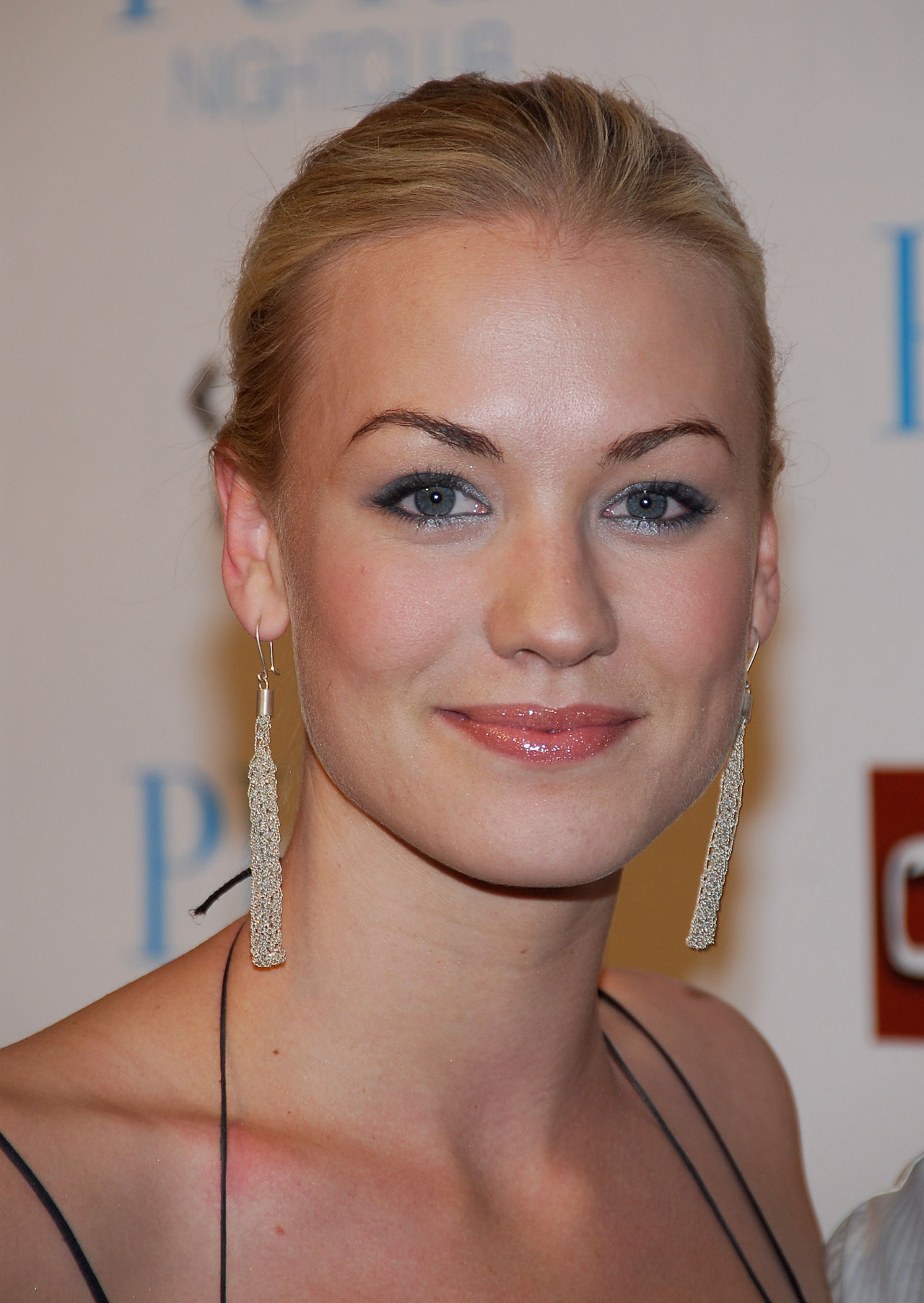 Yvonne Strahovski